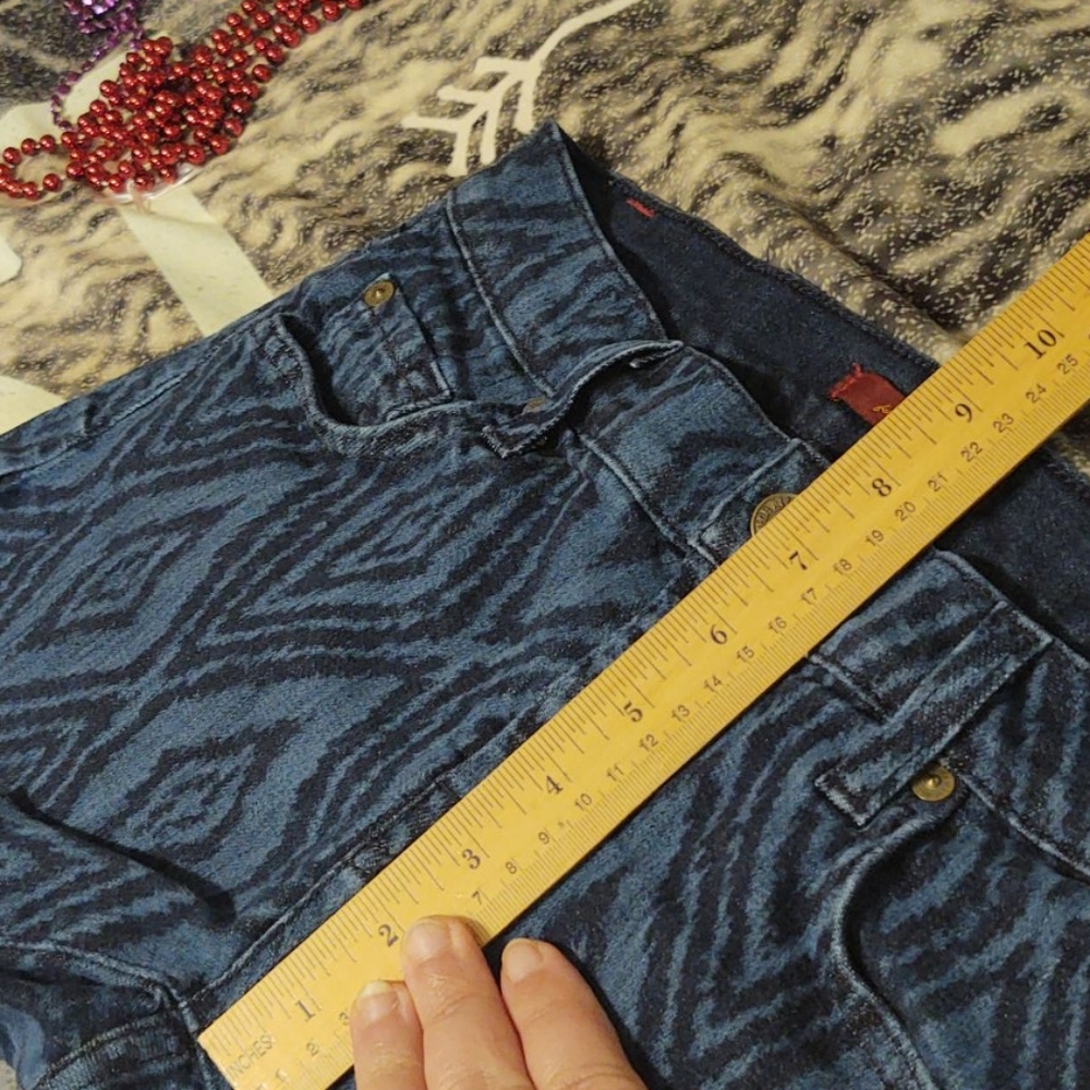 7FAM Diamond Pattern Distressed Cutoff Jean Shorts 25 - Picture 7 of 12